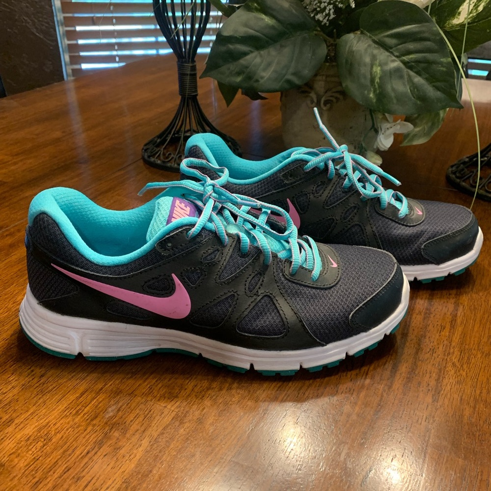 Nike Revolution 2